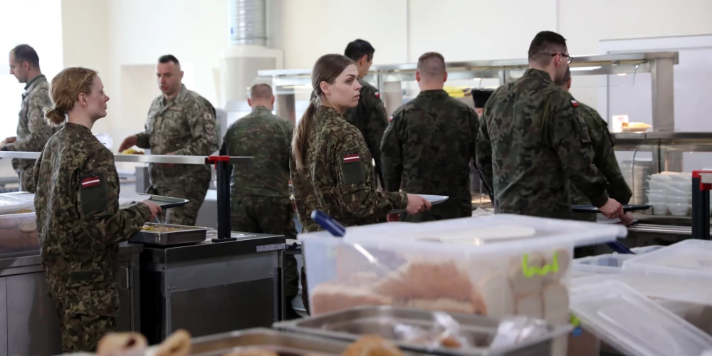 Jaunajā armijas pārtikas iepirkumā pieteikušies 18 pretendenti; iepriekšējais iepirkums beidzās ar skandālu