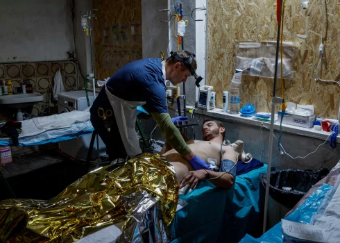 Kaujās pie Avdiivkas ievainotā ukraiņu karavīra aprūpe