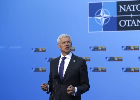 Kariņš Briselē sevi piedāvā kā piemērotu kandidātu NATO ģenerālsekretāra amatam
