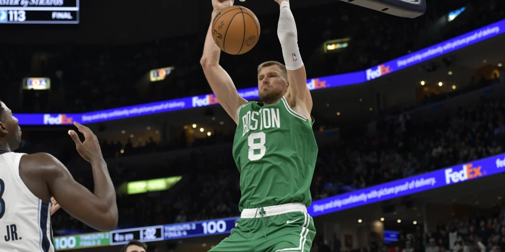 "Celtics" bez Porziņģa izcīna uzvaru un nodrošina vietu NBA Kausa izslēgšanas turnīrā; Bertāns neiziet laukumā "Thunder" zaudējumā