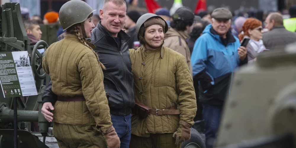 Izdevums: Krievijas armijas triecienvienībās vervē sievietes
