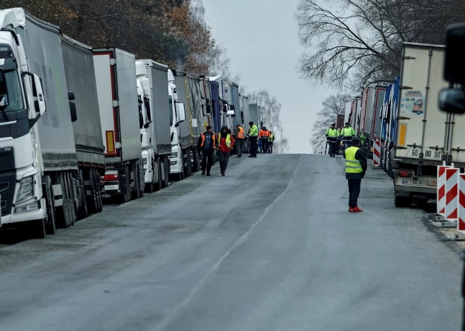 Polija pastiprinās Ukrainas kravas auto pārbaudes