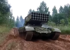 VIDEO: Ukrainas aizstāvji iznīcina okupantu "Elles mašīnu", liekot tai spilgti uzliesmot