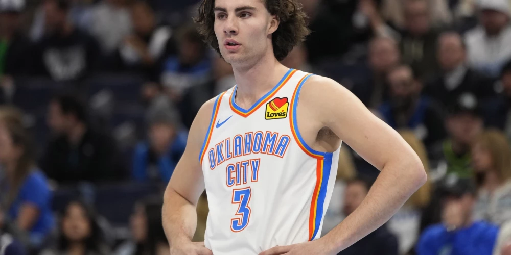 Džošua Džeimss Gidijs (dzimis 2002. gada 10. oktobrī) ir profesionāls Austrālijas basketbolists, kurš NBA karjeru iesāka Oklahomasitijas "Thunder" komandā. "Thunder" 2021. gada NBA draftā viņu izvēlējās ar kopējo sesto numuru. Gidijs 2023. gada Pasaules kausā tika atzīts par labāko jauno basketbolistu.