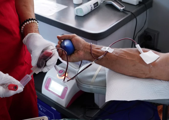 Steidzami aicina atsaukties 0- un B- asins grupas donorus