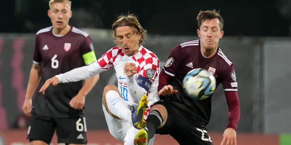 Latvijas futbola izlasei pamatīgs kritiens FIFA rangā