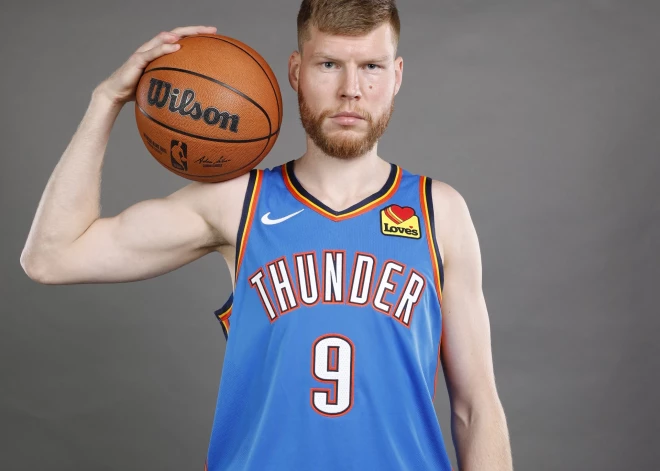 Bertāns netiek pie iespējas "Thunder" uzvarā pret "Lakers"; viņa loma komandā drīz varēu mainīties