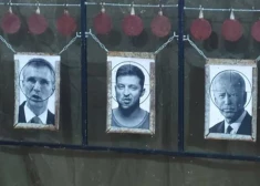 Фотографии генерального секретаря НАТО Йенса Столтенберга, президента Украины Владимира Зеленского и президента США Джо Байдена стали мишенями в тире.