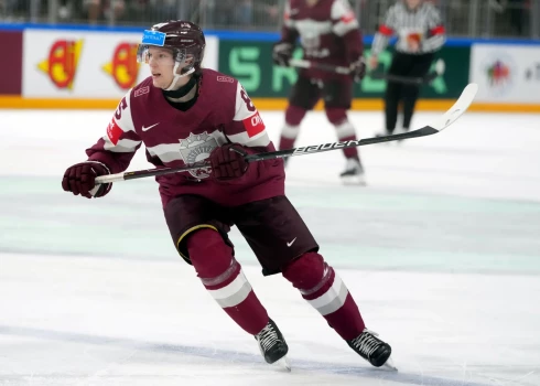 U-20 hokeja izlases kandidātu sarakstā iekļauts arī pasaules čempionāta bronzas medaļnieks Ločmelis