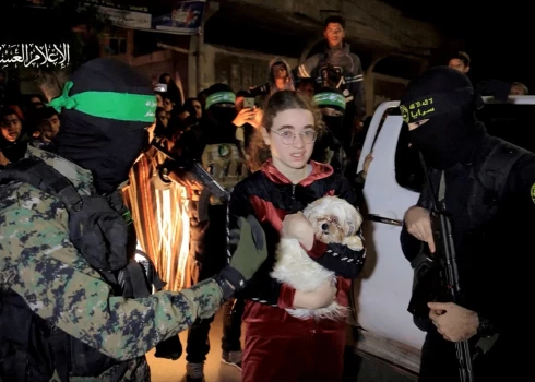 "Я люблю тебя до Газы и обратно": как собачка вместе с 17-летней хозяйкой пережили плен ХАМАС