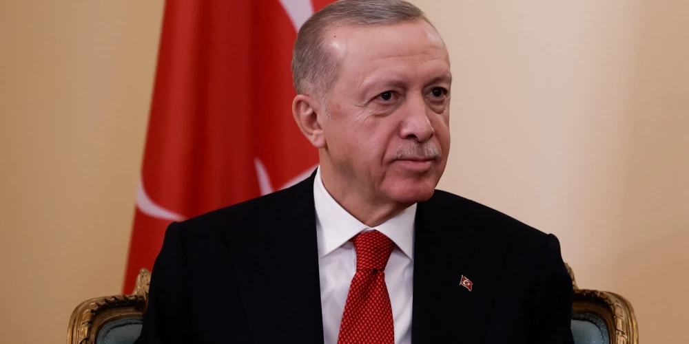 Erdogans ieradies vizītē Grieķijā, cerot uzlabot valstu savstarpējās attiecības
