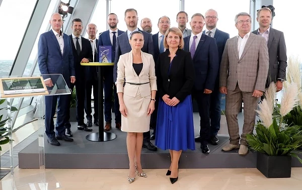 Pagājušā gada augusts: uzņēmuma „Latvijas vēja parki” dibināšanas ceremonija.