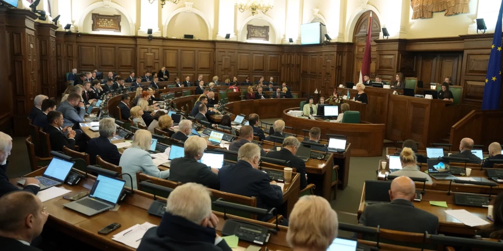 Pirmajā budžeta skatīšanas dienā Saeima līdz pašam budžeta likumprojektam vēl netiek
