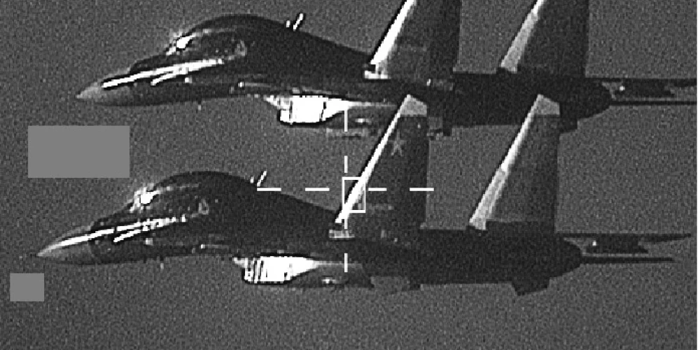 FOTO: NATO kaujas lidmašīnas virs Baltijas jūras pārtvērušas Krievijas iznīcinātājus 