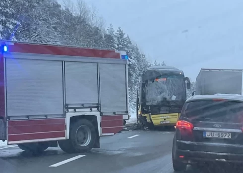 Smagajā avārijā uz Ventspils šosejas 6 cietušie