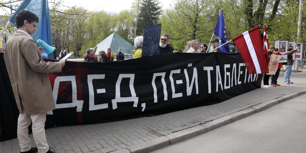 Видео отправят в Кремль: во время акции протеста у посольства России можно будет указать Путину верное направление