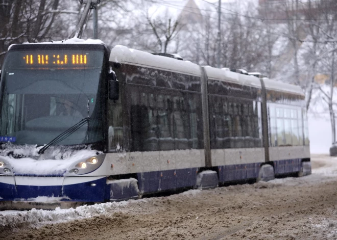 Sestdienas pievakarē Rīgā bija traucēta tramvaju kustība