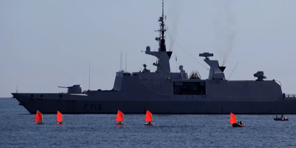 Francijas karakuģim Sarkanajā jūrā uzbrukuši lidroboti