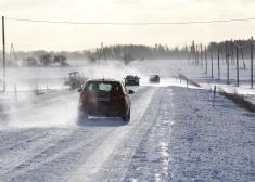 Uzmanību! Latvijas lielākajā daļā braukšanu apgrūtina sniegs un apledojums