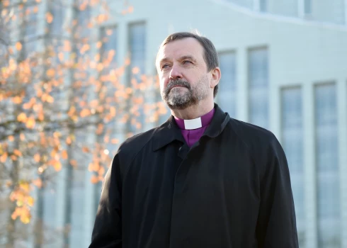 Глава лютеранской церкви в Латвии архиепископ Ванагс уходит на пенсию