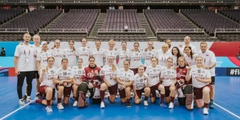 Latvijas sieviešu florbola izlase.