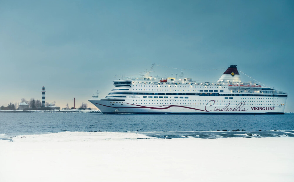 Rīgas ostā ziemas kruīzā piestājis kuģis “Viking Cinderella”