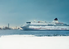 Rīgas ostā ziemas kruīzā piestājis kuģis “Viking Cinderella”