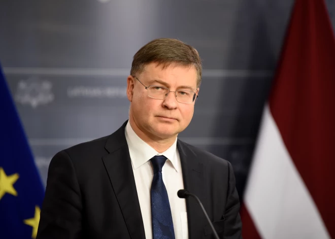 Dombrovskis atzīst iespēju kandidēt Eiropas Parlamenta vēlēšanās