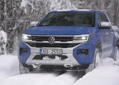 Auto ziņas: jaunais "Volkswagen Amarok" pikaps, ar ko ziemā var šķelt kupenas