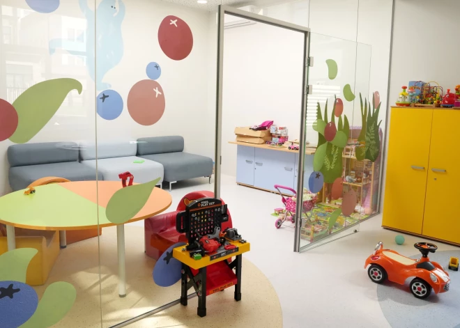 Bērnu slimnīcā arvien biežāk bērniem atklāj Covid-19