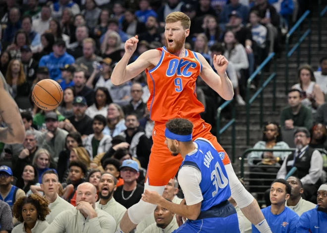 Bertāns gūst trīs punktus "Thunder" uzvarā NBA spēlē