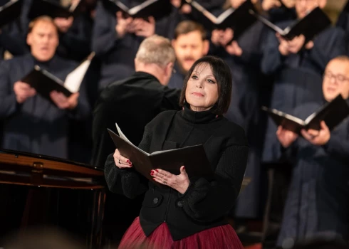 FOTO: koris “Latvija”, Inese Galante un citas mūzikas izcilības adventes koncertā Domā iepriecina cilvēkus