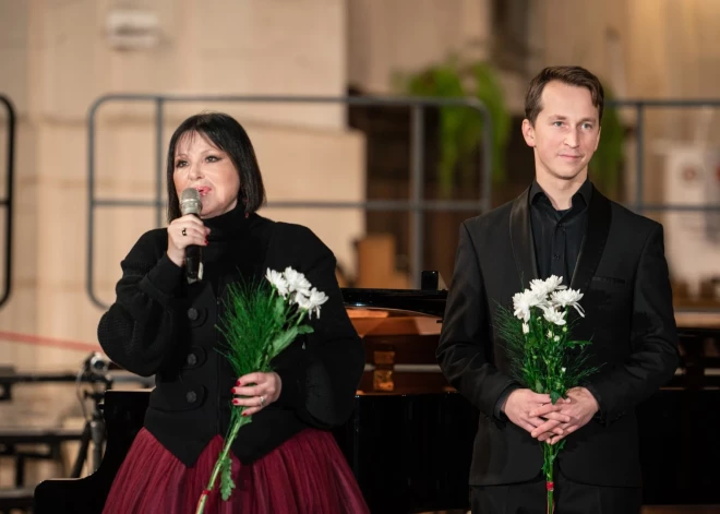 Valsts akadēmiskais koris “Latvija”, Inese Galante, Daumants Liepiņš un citi slaveni mūziķi uzstājās koncertā “Advente un Dziesmu svētki Doma baznīcā”.