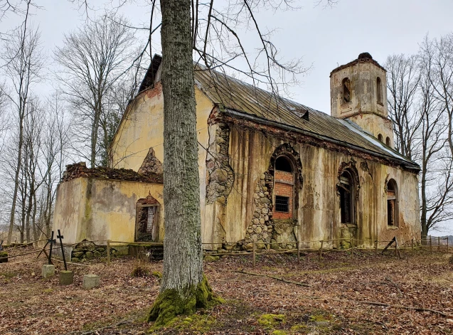 Ēģiptes (Daugavpils novada Vilkumuiža) luterāņu baznīcas drupas.