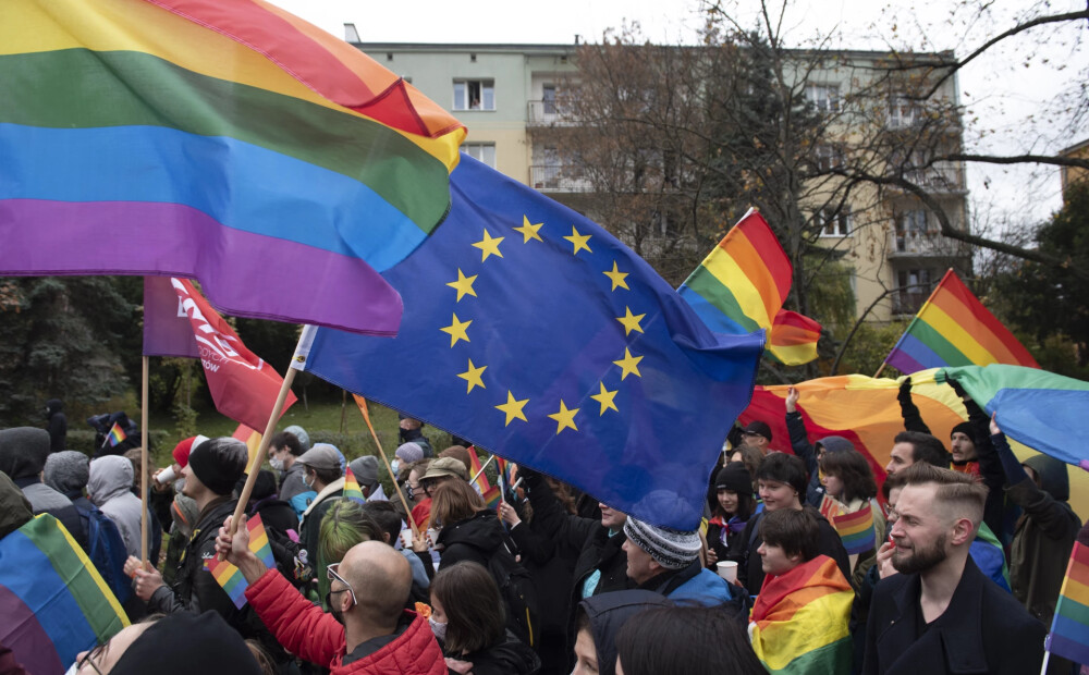 Eiropas Cilvēktiesību tiesa vēršas pret Poliju, kas spītīgi neatzīst viendzimuma pārus