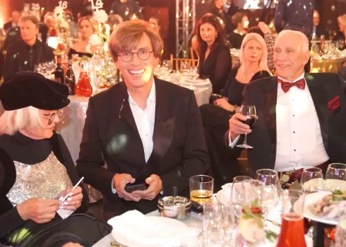 FOTO un VIDEO: ar mūža dižāko balli savus 80 nosvin Jūlijs Krūmiņš