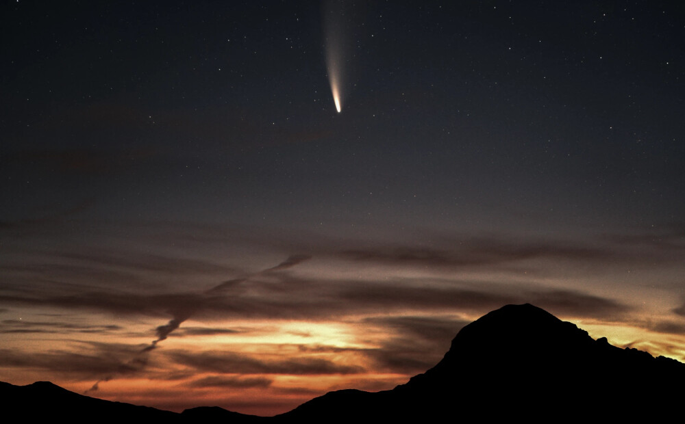 Bruņojamies ar pacietību — visslavenākā komēta sāk tuvoties Zemei