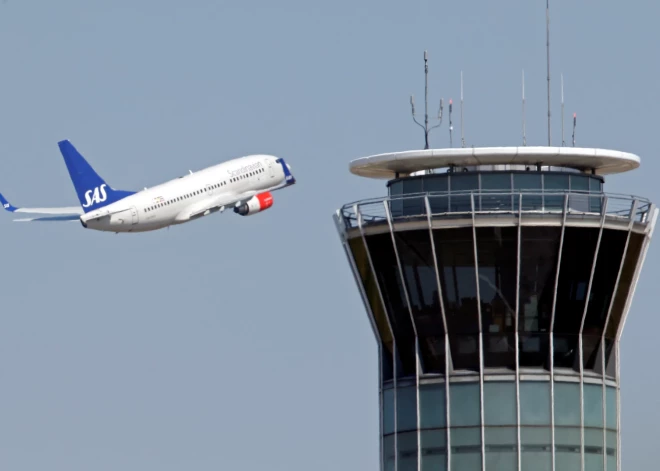 Kādam Krievijas pilsonim izdevies aizlidot no Eiropas uz ASV bez pases un biļetes