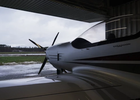Video: Latvijā radītas lidmašīnas sajūsmina pasaules bagātniekus