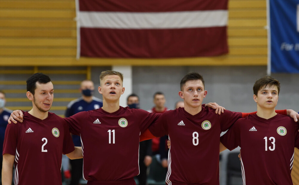 Latvijas vīriešu telpu futbola izlase pārbaudes turnīrā Dānijā uzvar Lietuvu un iekļūst pusfinālā