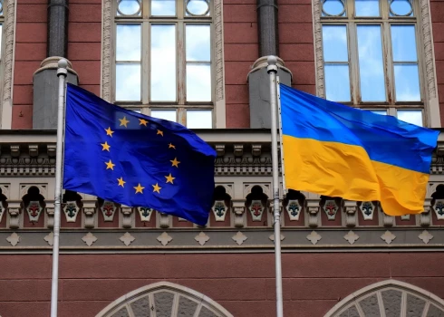 ЕС одобрил начало официальных переговоров о вступлении Украины и Молдовы