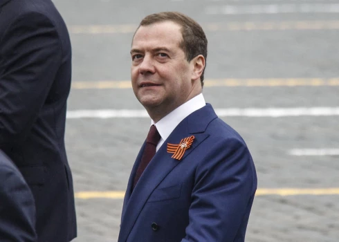 Medvedevs aicina krievus braukt uz Āfriku, nevis naidīgo Eiropu: "Man tur patika!"