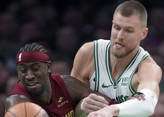 Porziņģim "Celtics" uzvarā pieticīga precizitāte no tālienes; Bertāns paliek bez punktiem