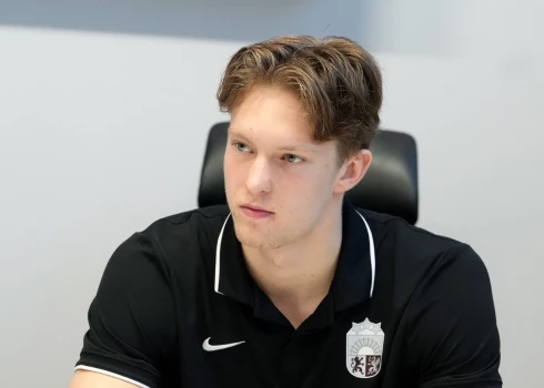Latvijas U-20 hokeja izlases kapteinis pasaules junioru čempionātā būs Dans Ločmelis 