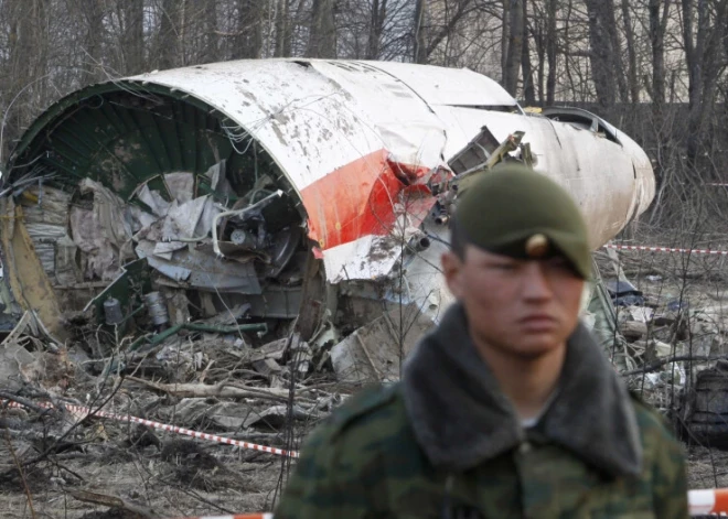 Jaunā Polijas valdība likvidē Smoļenskas aviokatastrofas izmeklēšanas komisiju