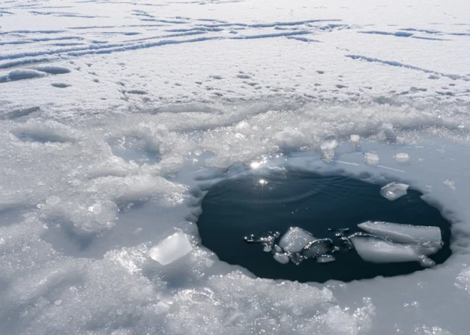 Ielūstot ledū, gājuši bojā divi cilvēki