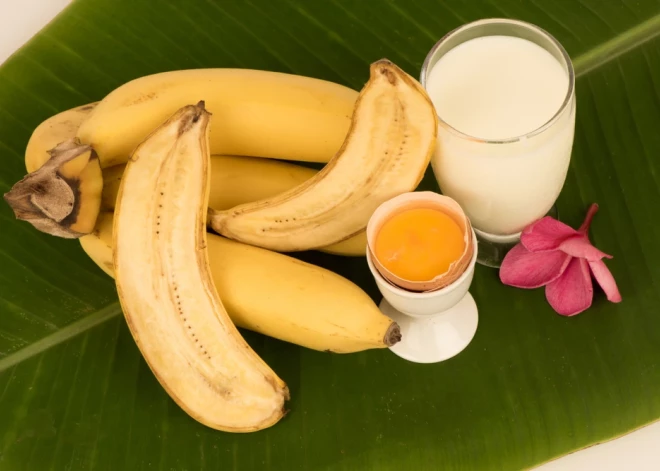 Dārga kosmētika ne vienmēr ir labākā. Receptes, kā skaistumkopšanā izmantot banānus, cukuru un eļļu