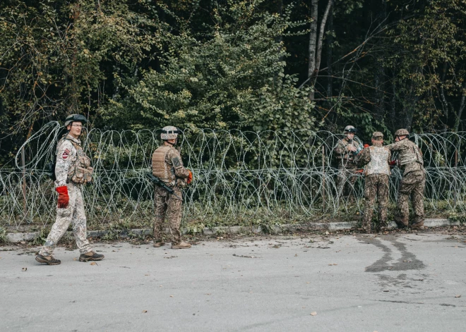 Žogs uz Latvijas un Baltkrievijas robežas ir uzbūvēts, apgalvo Ministru prezidente