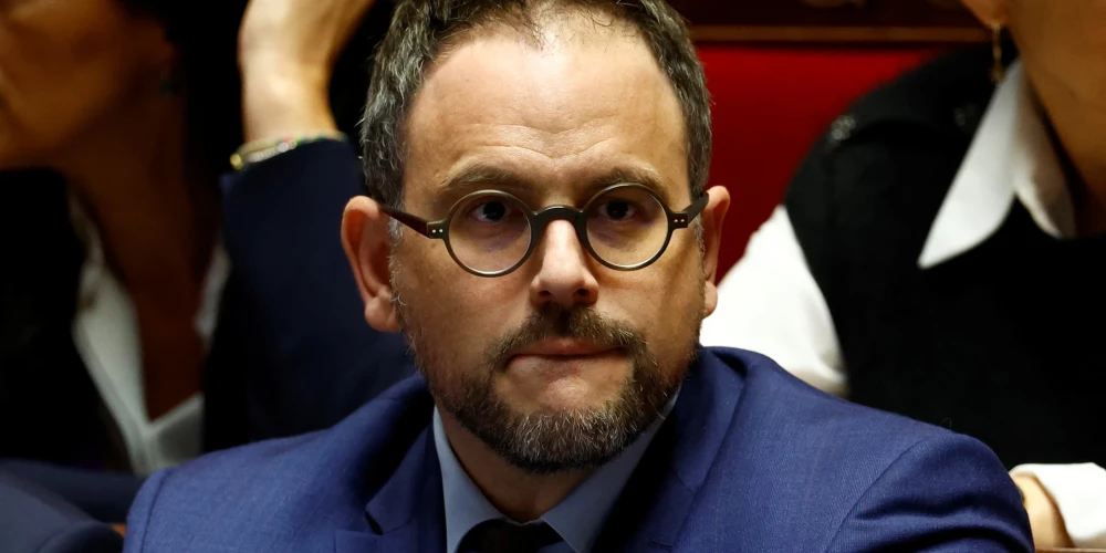 Francijā pēc imigrācijas likuma pieņemšanas atkāpjas veselības ministrs
