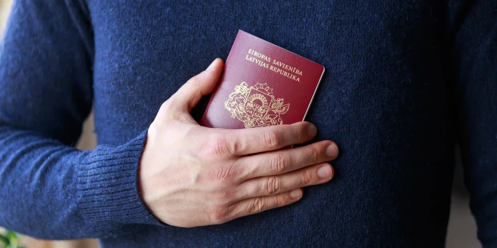 Не 30, а 60 евро: почему паспорта нового образца будут стоить в два раза дороже?